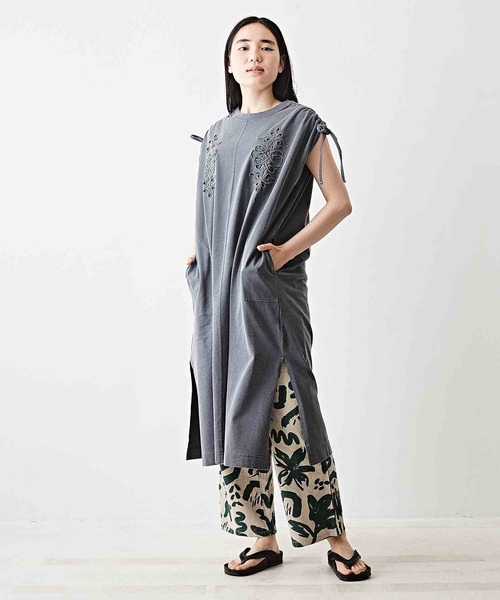 TOBILA（トビラ）の「無地コットン天竺コード刺繍ワンピース（ワンピース・レディース・スミクロ/オレンジ/ブルー・M）」の6枚目の写真