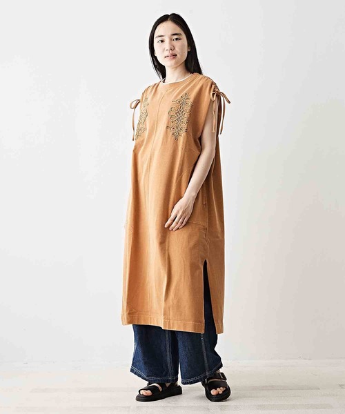 TOBILA（トビラ）の「無地コットン天竺コード刺繍ワンピース（ワンピース・レディース・スミクロ/オレンジ/ブルー・M）」の9枚目の写真