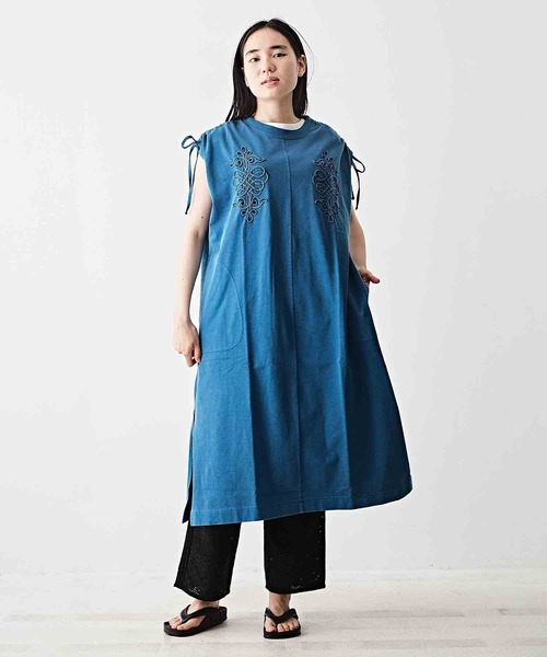 TOBILA（トビラ）の「無地コットン天竺コード刺繍ワンピース（ワンピース・レディース・スミクロ/オレンジ/ブルー・M）」の13枚目の写真