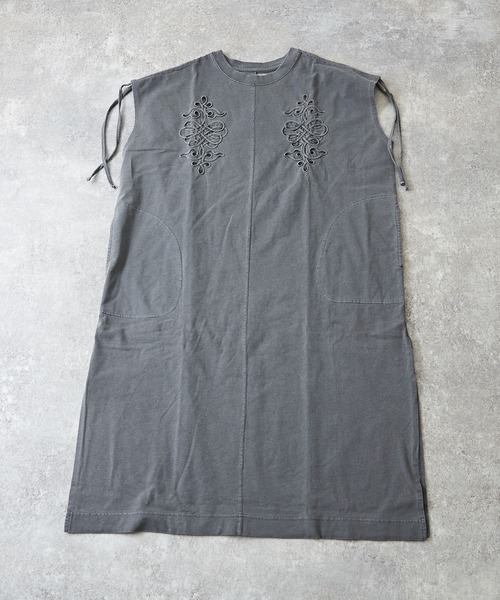 TOBILA（トビラ）の「無地コットン天竺コード刺繍ワンピース（ワンピース・レディース・スミクロ/オレンジ/ブルー・M）」の16枚目の写真