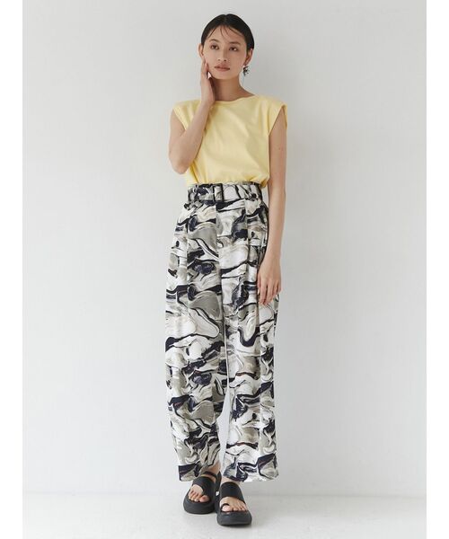 MURUA（ムルーア）の「【WEB限定】インクプリントタックワイドパンツ（スラックス・レディース・グリーン/ネイビー・FREE）」の6枚目の写真