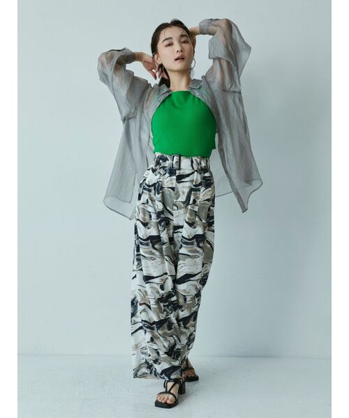 MURUA（ムルーア）の「【WEB限定】インクプリントタックワイドパンツ（スラックス・レディース・グリーン/ネイビー・FREE）」の9枚目の写真