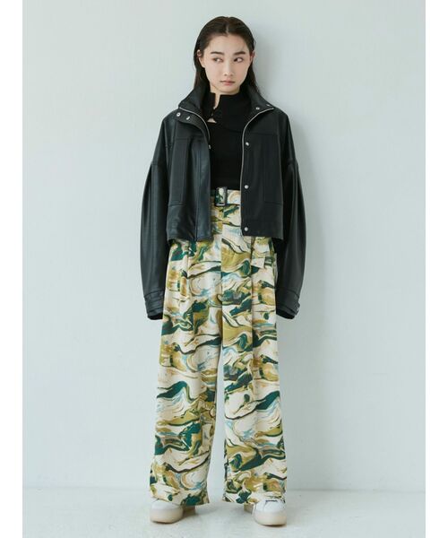 MURUA（ムルーア）の「【WEB限定】インクプリントタックワイドパンツ（スラックス・レディース・グリーン/ネイビー・FREE）」の13枚目の写真