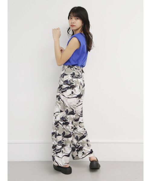 MURUA（ムルーア）の「【WEB限定】インクプリントタックワイドパンツ（スラックス・レディース・グリーン/ネイビー・FREE）」の21枚目の写真