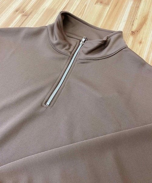 TopIsm(トップイズム)の「TECHダンボール素材 無地 ハーフZIPスウェット(スウェット・メンズ・ブルーグリーン/ブラック/ライトグレー/モカ・M/L)」の13枚目の写真