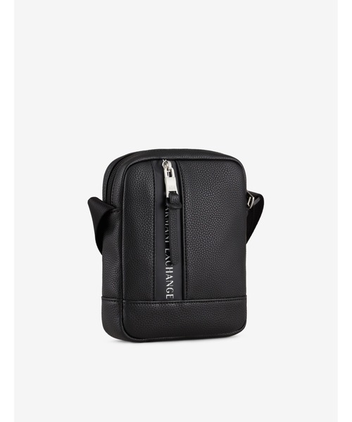 ARMANI EXCHANGE（アルマーニエクスチェンジ）の「【A|X アルマーニ エクスチェンジ】ロゴショルダーバッグ（ショルダーバッグ・メンズ・ブラック・FREE）」の2枚目の写真