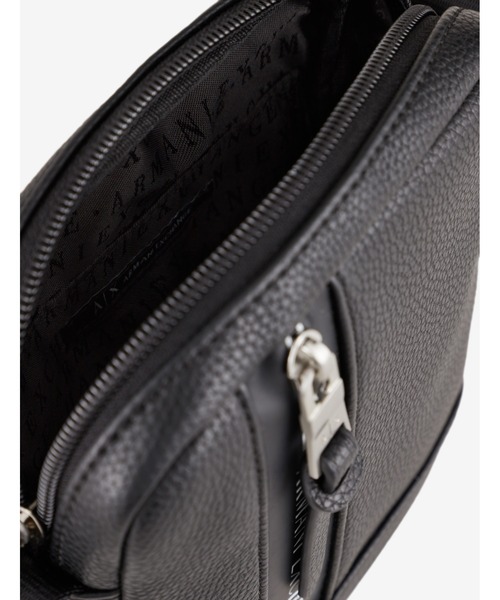ARMANI EXCHANGE（アルマーニエクスチェンジ）の「【A|X アルマーニ エクスチェンジ】ロゴショルダーバッグ（ショルダーバッグ・メンズ・ブラック・FREE）」の3枚目の写真