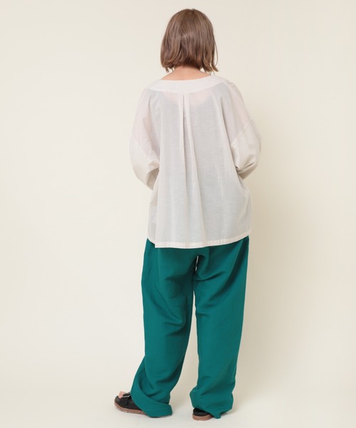 RNA-N（アールエヌエーエヌ）の「M2043 カットソースリーブシャツカーデ（カーディガン/ボレロ・レディース・ライトグレー/ブラック/ブルー・MEDIUM）」の17枚目の写真