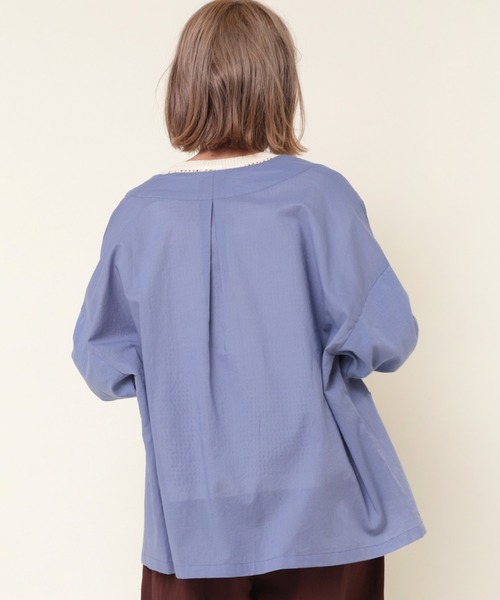 RNA-N（アールエヌエーエヌ）の「M2043 カットソースリーブシャツカーデ（カーディガン/ボレロ・レディース・ライトグレー/ブラック/ブルー・MEDIUM）」の7枚目の写真