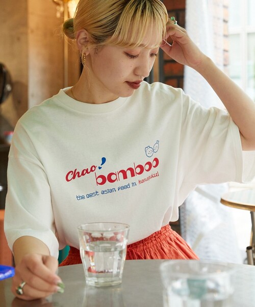 FREAK'S STORE(フリークスストア)の「【限定展開】chao! bamboo/チャオバンブー 別注ロゴTシャツ(Tシャツ/カットソー・レディース・ブラック/グリーン/オフホワイト/ライトピンク・LARGE/SMALL/MEDIUM)」の1枚目の写真