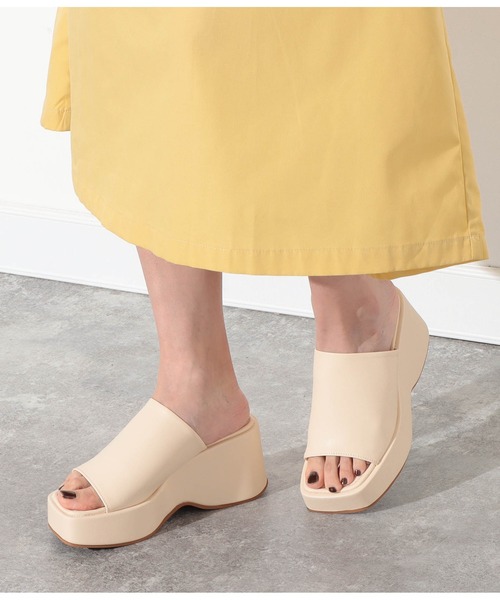 Settimissimo（セッティミッシモ）の「プラットフォームスクエアーサンダル（サンダル・レディース・アイボリー/ベージュ/ブラック・S/M/L）」の2枚目の写真