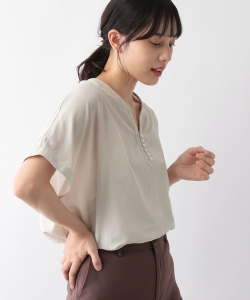 GLOBAL WORK（グローバルワーク）の「防シワサラサラパールブラウス/177499（シャツ/ブラウス・レディース・グレイッシュベージュ/グリーン系その他/スミクロ・FREE）」の13枚目の写真