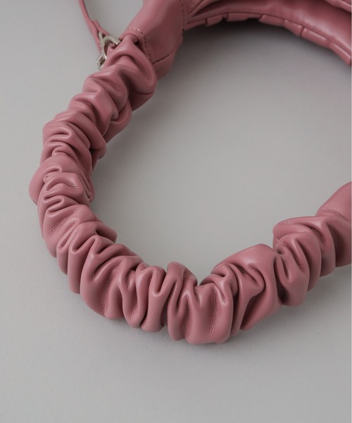 Olu.(オルドット)の「2wayフェイクレザーホーボーバッグ(ショルダーバッグ・レディース・ブラウン系その他/ピンク・FREE)」の17枚目の写真