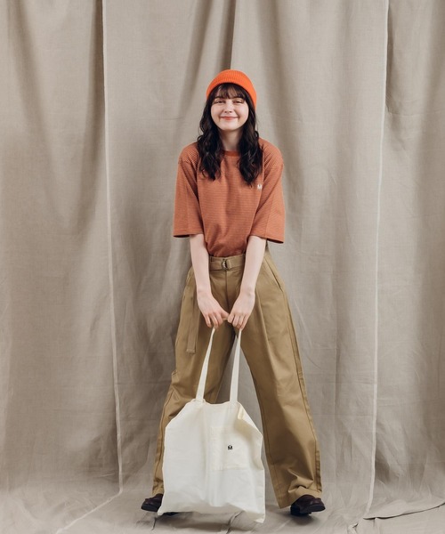 MUHET(ミュエータ)の「ロゴ刺繍Tシャツ(Tシャツ/カットソー・レディース・オレンジ系その他/ブルー/オフホワイト/ブラック・MEDIUM/X-LARGE)」の9枚目の写真