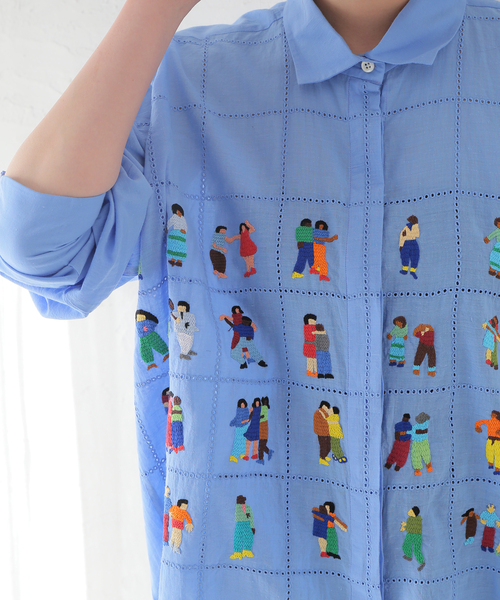 mii（ミー）の「【Mii / ミイ】 HANDEMBROIDERED COTTON SHIRT：シャツ（シャツ/ブラウス・レディース・サックスブルー・SMALL）」の4枚目の写真