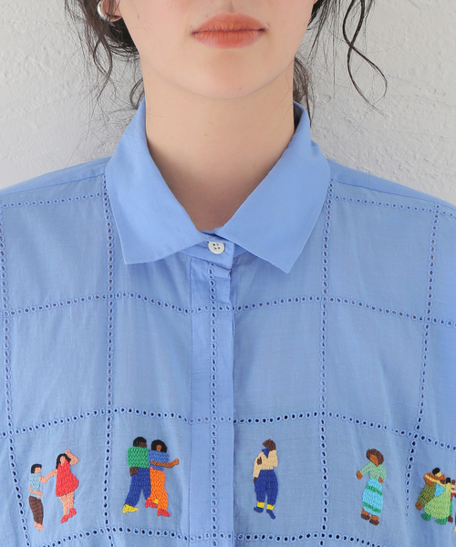 mii（ミー）の「【Mii / ミイ】 HANDEMBROIDERED COTTON SHIRT：シャツ（シャツ/ブラウス・レディース・サックスブルー・SMALL）」の2枚目の写真