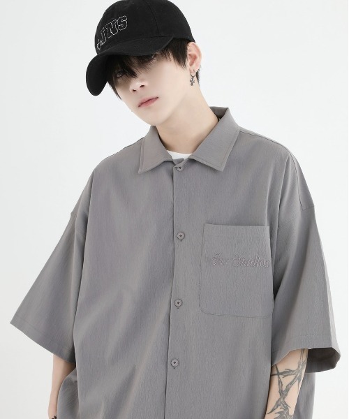 【セール】A'GEM/9 × .kom『INSstudios/インスステュディオス』半袖シャツ（Tシャツ/カットソー）｜A‘gem 9（エージェムナイン）