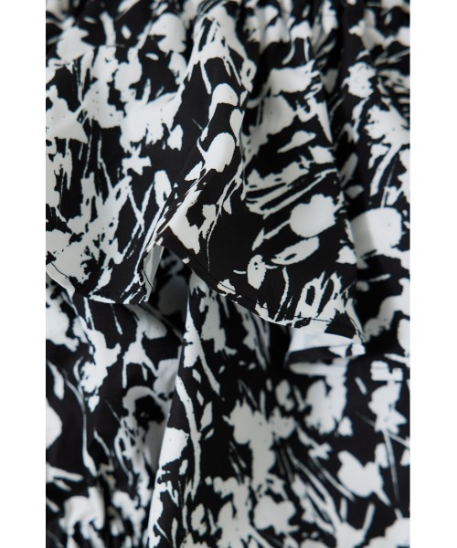 rienda(リエンダ)の「オフショルダークロップドトップス(シャツ/ブラウス・レディース・ブラック系その他/パープル系その他/ホワイト/レッド・FREE)」の18枚目の写真