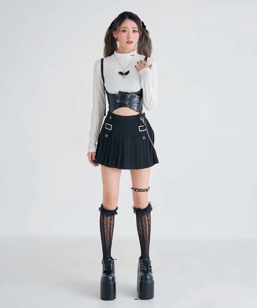 Diable baiser(ディアブルベーゼ)の「ハーネス×プリーツミニスカート(その他パンツ・レディース・ベージュ/ブラック・XX-LARGE/MEDIUM/X-LARGE/LARGE)」の5枚目の写真
