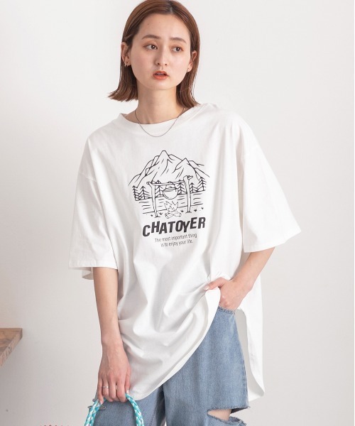 ad thie（アドティエ）の「裾ラウンド・オーバーサイズ キャンプモチーフ ロゴTシャツ（Tシャツ/カットソー・レディース・アイボリー/ピンクベージュ/ネイビー/ミント/オフホワイト/ブラック・FREE）」の8枚目の写真