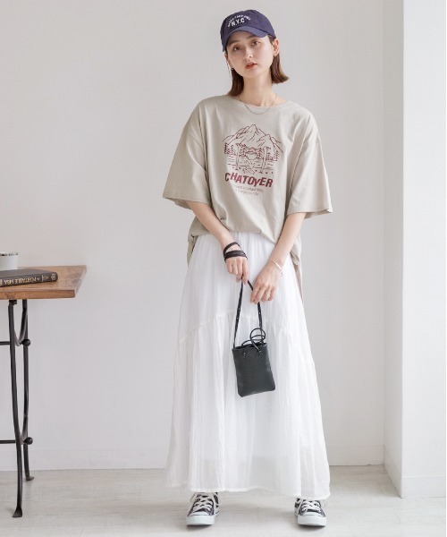 ad thie（アドティエ）の「裾ラウンド・オーバーサイズ キャンプモチーフ ロゴTシャツ（Tシャツ/カットソー・レディース・アイボリー/ピンクベージュ/ネイビー/ミント/オフホワイト/ブラック・FREE）」の22枚目の写真