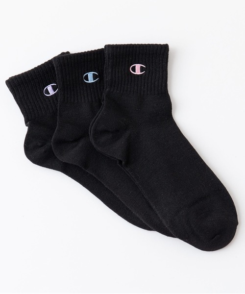 Champion(チャンピオン)の「【CHAMPION/チャンピオン】Wクォーターソックス 3P CWSCY203 靴下 3足組 ノンパイル ワンポイントロゴ刺繍(ソックス/靴下・レディース・ブラック/ベージュ/ホワイト/グレー/パープル/スミクロ/オフホワイト・SMALL)」の1枚目の写真