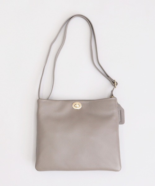 COOCO（クーコ）の「シュリンクレザーヒネリ金具薄マチスクエア型ショルダーバッグ（ショルダーバッグ・レディース・ブラック/ブラウン系その他/グレー/クリアレッド/グリーン・9）」の10枚目の写真