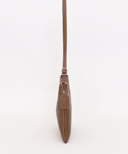 COOCO（クーコ）の「シュリンクレザーヒネリ金具薄マチスクエア型ショルダーバッグ（ショルダーバッグ・レディース・ブラック/ブラウン系その他/グレー/クリアレッド/グリーン・9）」の15枚目の写真