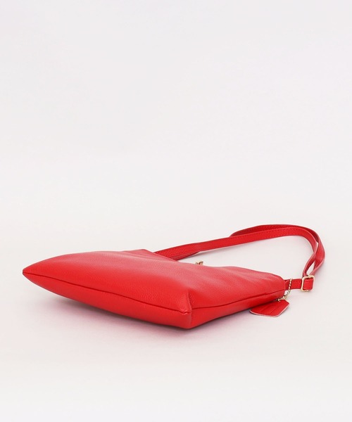 COOCO（クーコ）の「シュリンクレザーヒネリ金具薄マチスクエア型ショルダーバッグ（ショルダーバッグ・レディース・ブラック/ブラウン系その他/グレー/クリアレッド/グリーン・9）」の22枚目の写真