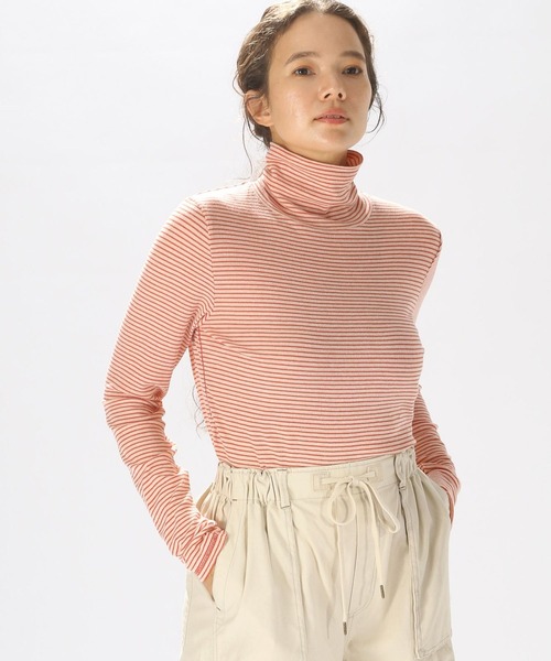 niko and...（ニコアンド）の「テンセル混タートルプルオーバー（Tシャツ/カットソー・レディース・レッド/ブラック/アイボリー・MEDIUM/LARGE）」の9枚目の写真