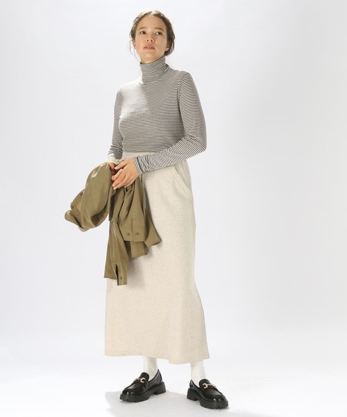 niko and...（ニコアンド）の「テンセル混タートルプルオーバー（Tシャツ/カットソー・レディース・レッド/ブラック/アイボリー・MEDIUM/LARGE）」の11枚目の写真