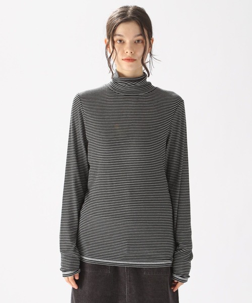 niko and...（ニコアンド）の「テンセル混タートルプルオーバー（Tシャツ/カットソー・レディース・レッド/ブラック/アイボリー・MEDIUM/LARGE）」の13枚目の写真