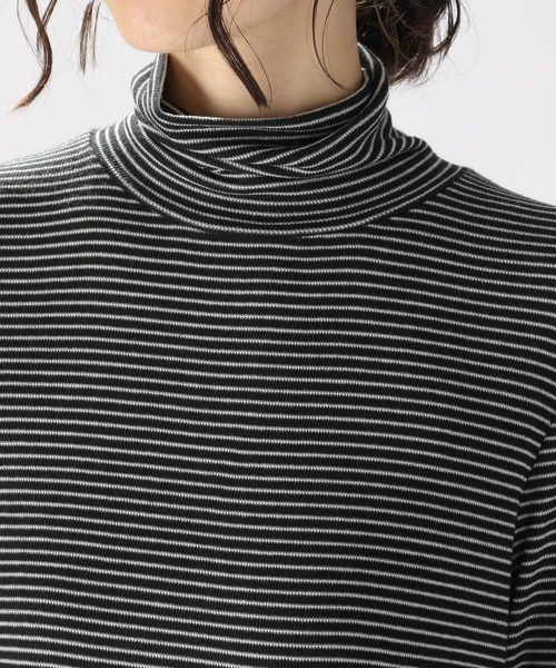 niko and...（ニコアンド）の「テンセル混タートルプルオーバー（Tシャツ/カットソー・レディース・レッド/ブラック/アイボリー・MEDIUM/LARGE）」の16枚目の写真