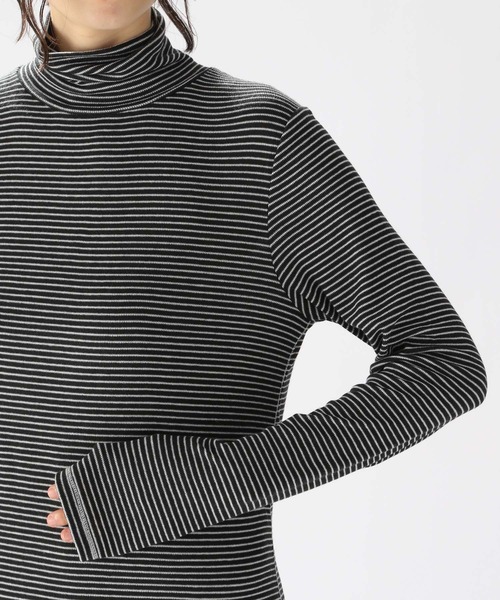 niko and...（ニコアンド）の「テンセル混タートルプルオーバー（Tシャツ/カットソー・レディース・レッド/ブラック/アイボリー・MEDIUM/LARGE）」の18枚目の写真