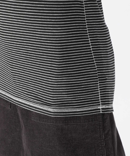 niko and...（ニコアンド）の「テンセル混タートルプルオーバー（Tシャツ/カットソー・レディース・レッド/ブラック/アイボリー・MEDIUM/LARGE）」の19枚目の写真