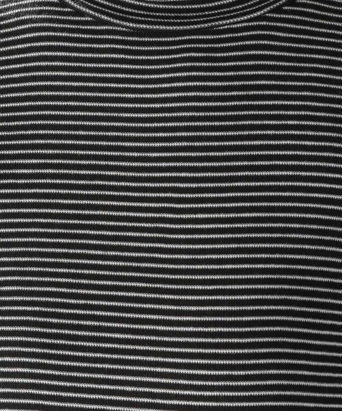 niko and...（ニコアンド）の「テンセル混タートルプルオーバー（Tシャツ/カットソー・レディース・レッド/ブラック/アイボリー・MEDIUM/LARGE）」の20枚目の写真