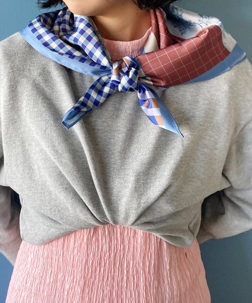 Casselini（キャセリーニ）の「Casselini(キャセリーニ)マルチパターンスカーフ（ストール/ショール・レディース・レッド/ブルー/チャコール・FREE）」の3枚目の写真