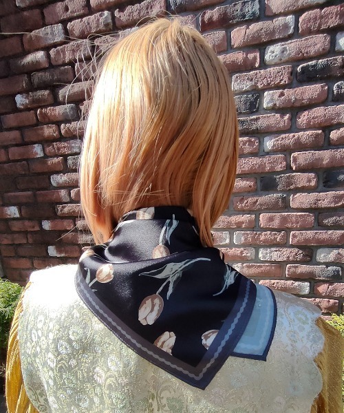 Casselini（キャセリーニ）の「Casselini(キャセリーニ)マルチパターンスカーフ（ストール/ショール・レディース・レッド/ブルー/チャコール・FREE）」の4枚目の写真