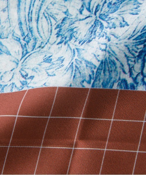 Casselini（キャセリーニ）の「Casselini(キャセリーニ)マルチパターンスカーフ（ストール/ショール・レディース・レッド/ブルー/チャコール・FREE）」の9枚目の写真