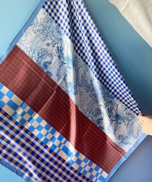 Casselini（キャセリーニ）の「Casselini(キャセリーニ)マルチパターンスカーフ（ストール/ショール・レディース・レッド/ブルー/チャコール・FREE）」の11枚目の写真