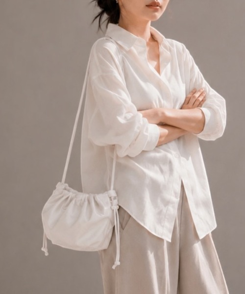 United store(ユナイテッドストア)の「シャーリングショルダーバッグ(ショルダーバッグ・レディース・ブラック/ホワイト/ライトグリーン・FREE)」の1枚目の写真