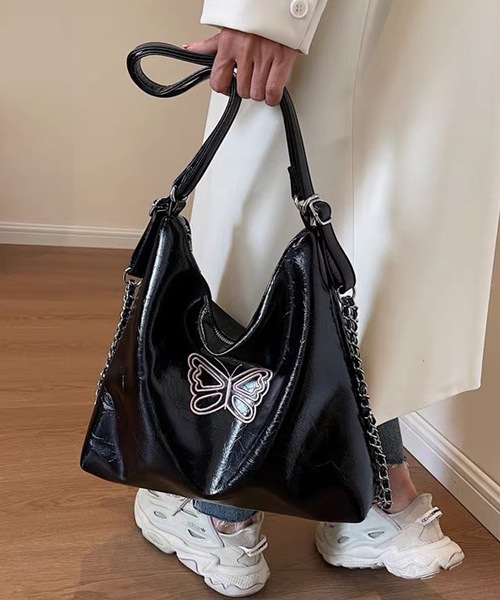 shopnikoniko（ショップニコニコ）の「バタフライ刺繍 2way トライアングルバッグ 蝶々 リュックサック（トートバッグ・レディース・ブラック/ホワイト/シルバー・フリー）」の9枚目の写真