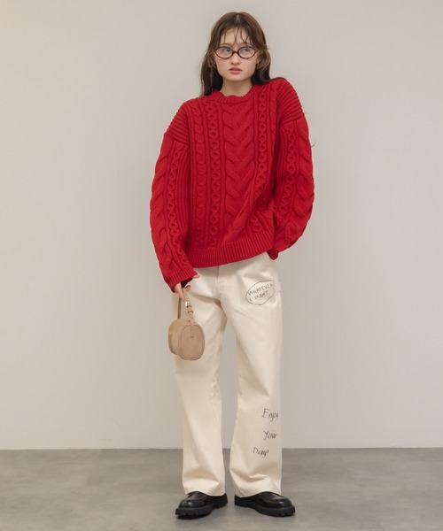 HEILIS(ヘイリス)の「【定番人気!HIT ITEM!】【新色追加】ケーブル編クルーネックニット / クルーネック 長袖 無地 ガーリー ニット ノームコア トラッド カジュアル シンプル 韓国 秋服 冬服 オーバーサイズ アイボリー グレー ブラック レッド ブラウン 赤ニット トップス ケーブル編み クリスマス ビンテージ風 もちもちニット(ニット/セーター・レディース・グレー/アイボリー/ブルー/ブラウン/レッド/ブラック・FREE)」の10枚目の写真