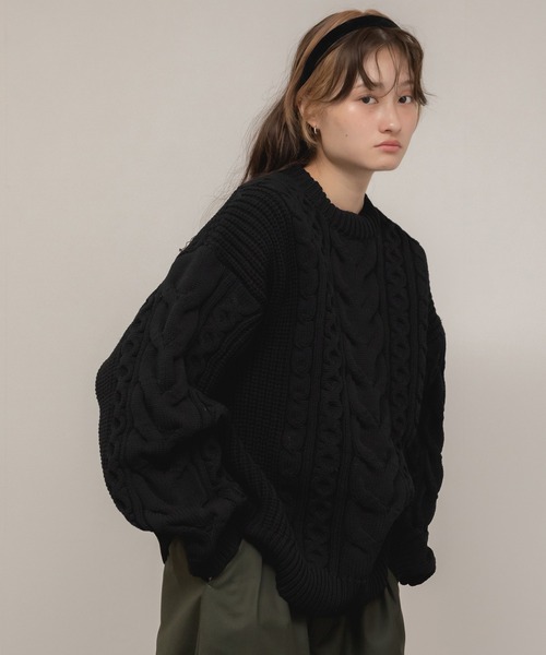 HEILIS(ヘイリス)の「【定番人気!HIT ITEM!】【新色追加】ケーブル編クルーネックニット / クルーネック 長袖 無地 ガーリー ニット ノームコア トラッド カジュアル シンプル 韓国 秋服 冬服 オーバーサイズ アイボリー グレー ブラック レッド ブラウン 赤ニット トップス ケーブル編み クリスマス ビンテージ風 もちもちニット(ニット/セーター・レディース・グレー/アイボリー/ブルー/ブラウン/レッド/ブラック・FREE)」の21枚目の写真