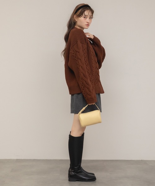 HEILIS(ヘイリス)の「【定番人気!HIT ITEM!】【新色追加】ケーブル編クルーネックニット / クルーネック 長袖 無地 ガーリー ニット ノームコア トラッド カジュアル シンプル 韓国 秋服 冬服 オーバーサイズ アイボリー グレー ブラック レッド ブラウン 赤ニット トップス ケーブル編み クリスマス ビンテージ風 もちもちニット(ニット/セーター・レディース・グレー/アイボリー/ブルー/ブラウン/レッド/ブラック・FREE)」の21枚目の写真