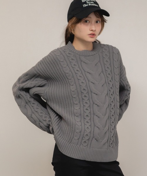 HEILIS(ヘイリス)の「【定番人気!HIT ITEM!】【新色追加】ケーブル編クルーネックニット / クルーネック 長袖 無地 ガーリー ニット ノームコア トラッド カジュアル シンプル 韓国 秋服 冬服 オーバーサイズ アイボリー グレー ブラック レッド ブラウン 赤ニット トップス ケーブル編み クリスマス ビンテージ風 もちもちニット(ニット/セーター・レディース・グレー/アイボリー/ブルー/ブラウン/レッド/ブラック・FREE)」の19枚目の写真