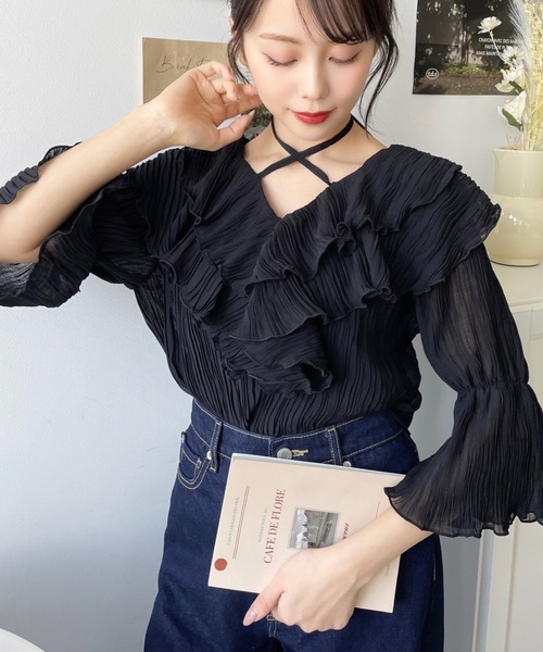 moment+（モーメントプラス）の「クリンクルシフォンクロスネック