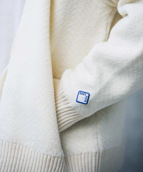 URBAN RESEARCH Sonny Label（アーバンリサーチサニーレーベル）の「『別注』BAEXFATE×Sonny Label　ヘリンボンジップアップニットカーディガン（カーディガン/ボレロ・メンズ・ブラック/ネイビー/ナチュラル・MEDIUM/LARGE）」の4枚目の写真