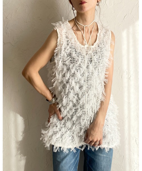She's Closet(シーズクローゼット)の「チュールフリンジジャガードチョーカーVネックロング丈ベスト(ベスト・レディース・オフホワイト/アイボリー/ブラック・FREE)」の2枚目の写真