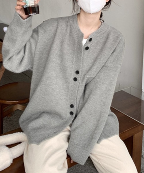 kirakiraShop(キラキラショップ)の「ビッグ シルエット ボタン カーディガン(ニット/セーター・レディース・ネイビー/グレー/マスタード・FREE)」の4枚目の写真